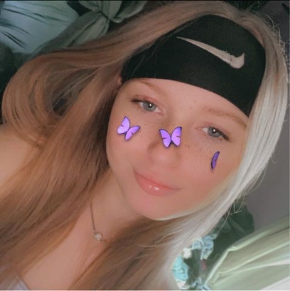 Meet your Posher, Chloe - Picture 1 of 1